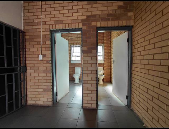 186M² WAREHOUSE TO LET IN CLAYVILLE